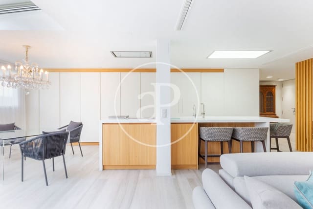 Ático de 4 habitaciones en La Roqueta, València ciudad en venta - 1.700.000 € (Ref: 9236925)