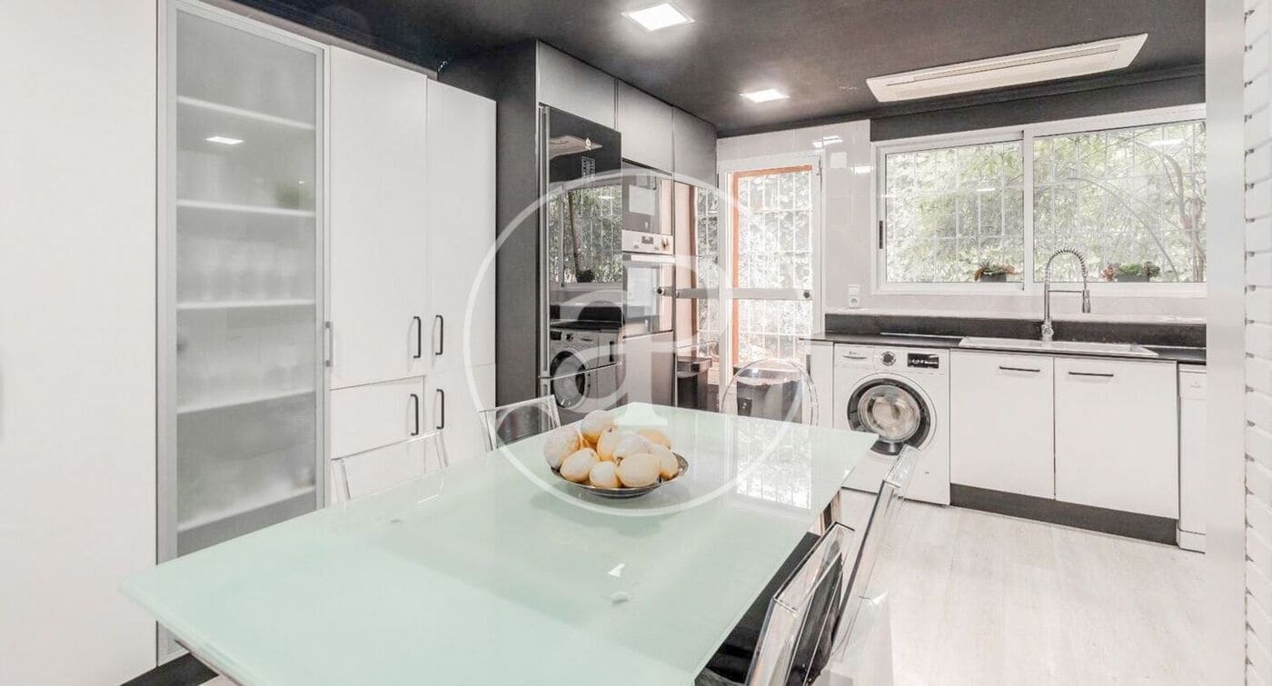 6 soveværelse Lejlighed til salg i La Canada med swimmingpool - € 1.000.000 (Ref: 9236928)