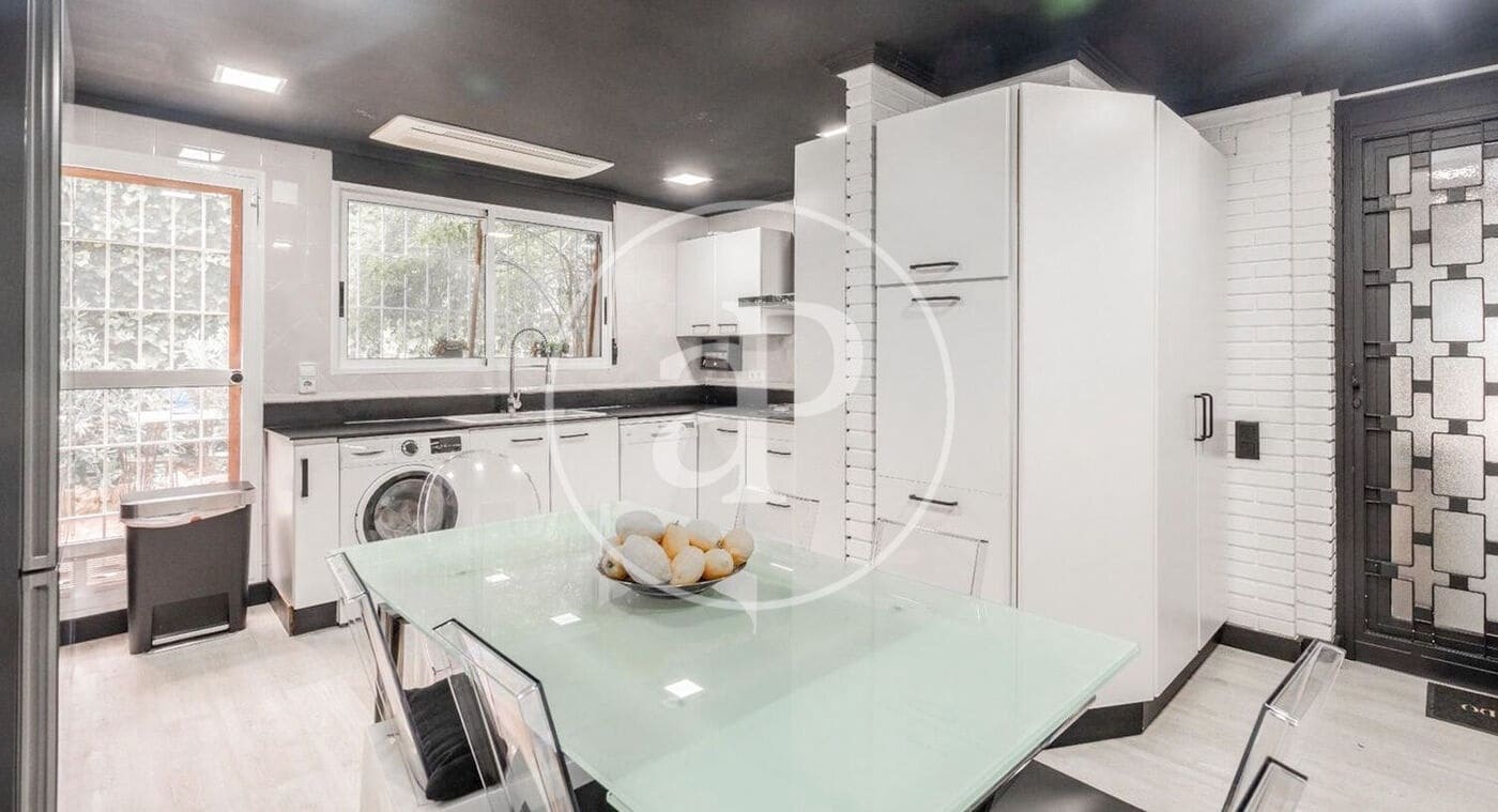 6 soveværelse Lejlighed til salg i La Canada med swimmingpool - € 1.000.000 (Ref: 9236928)