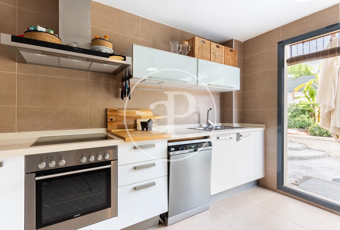 4 soveværelse Villa til leje i Chiva med swimmingpool - € 3.500 (Ref: 9237948)