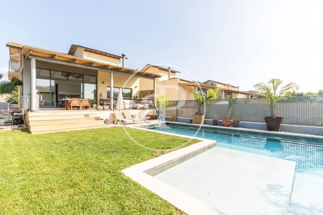 4 bedroom Villa for rent in Chiva with pool - € 3,500 (Ref: 9237948)
