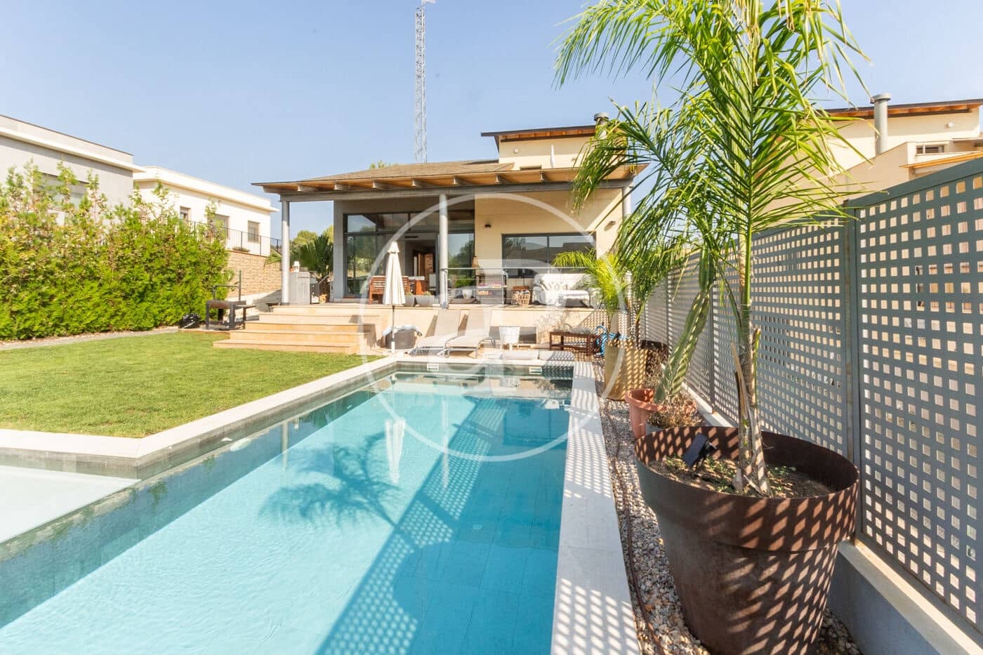 4 soveværelse Villa til leje i Chiva med swimmingpool - € 3.500 (Ref: 9237948)