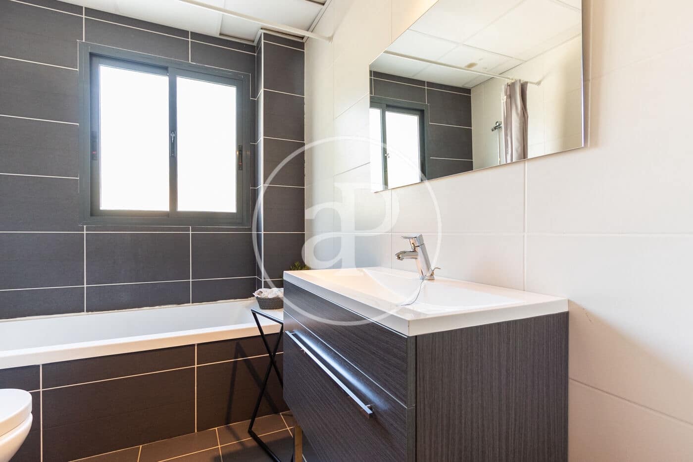 4 soveværelse Villa til leje i Chiva med swimmingpool - € 3.500 (Ref: 9237948)