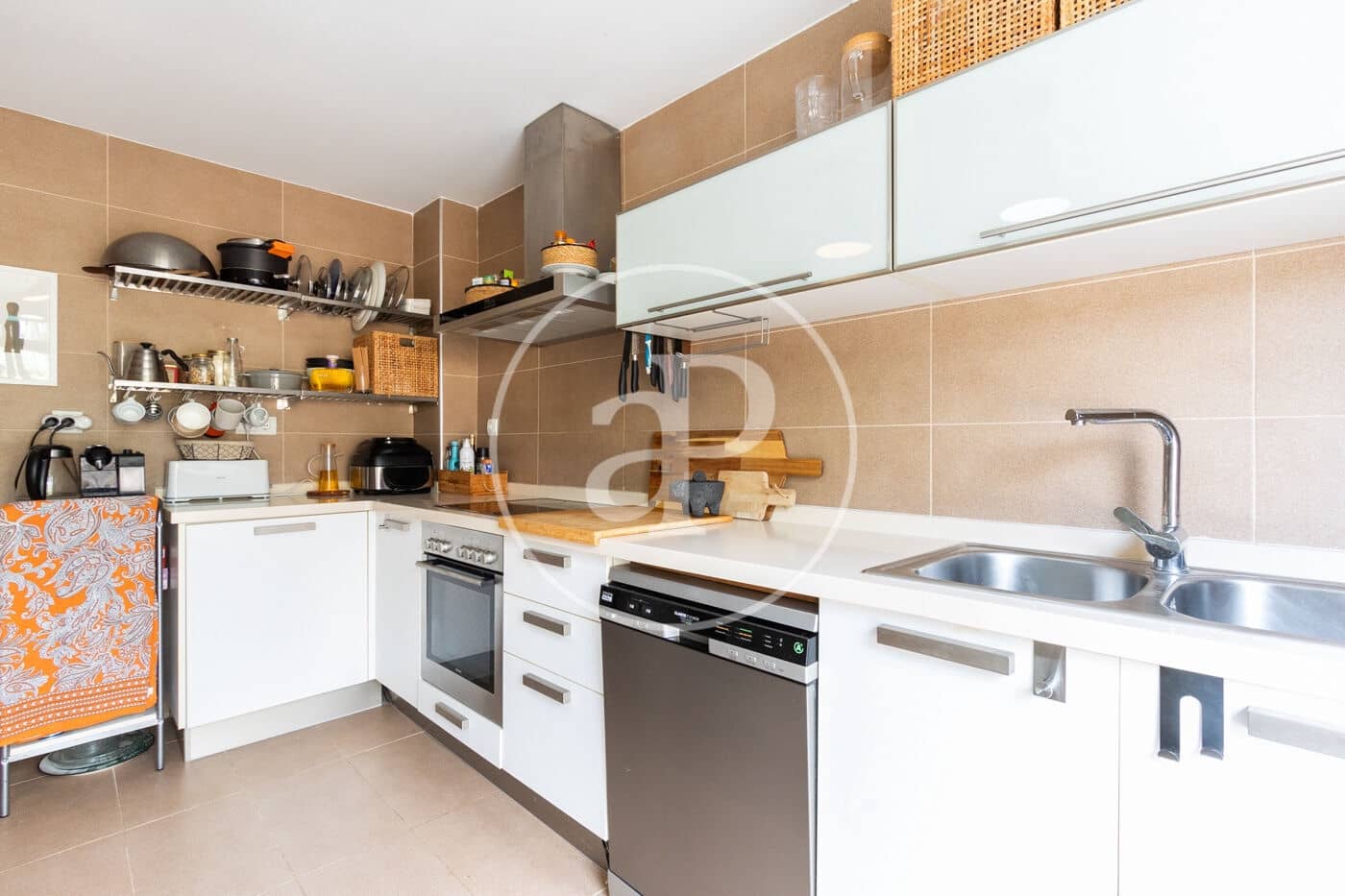 4 soveværelse Villa til leje i Chiva med swimmingpool - € 3.500 (Ref: 9237948)