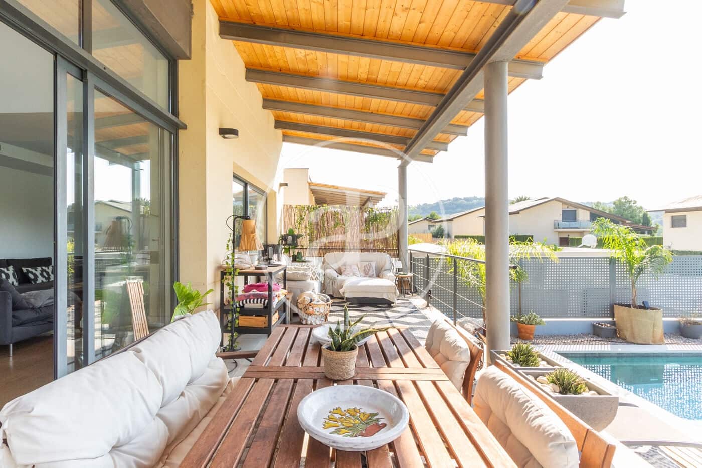 4 soveværelse Villa til leje i Chiva med swimmingpool - € 3.500 (Ref: 9237948)