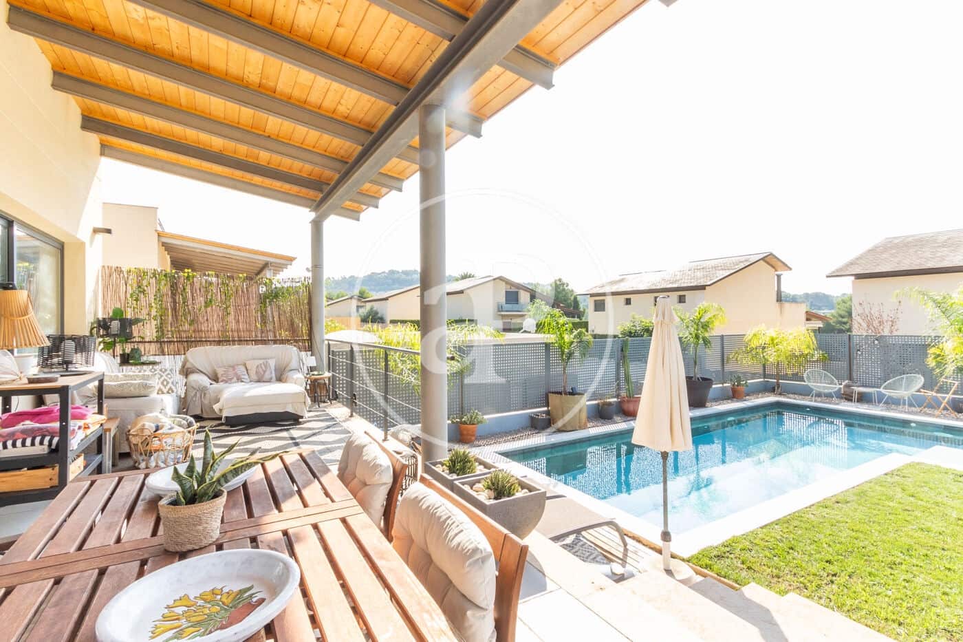 4 soveværelse Villa til leje i Chiva med swimmingpool - € 3.500 (Ref: 9237948)