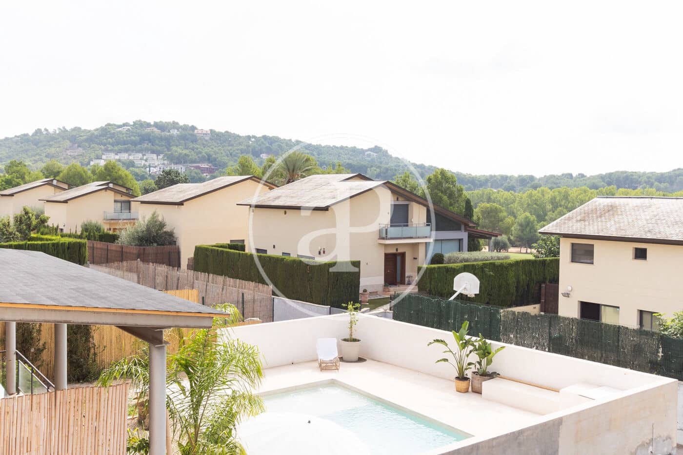 4 soveværelse Villa til leje i Chiva med swimmingpool - € 3.500 (Ref: 9237948)