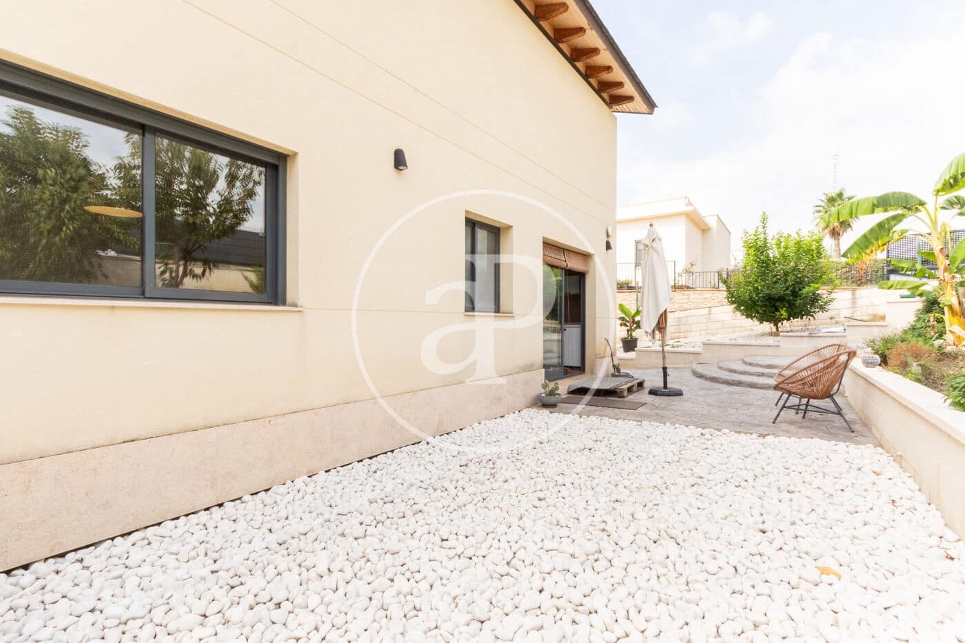 4 soveværelse Villa til leje i Chiva med swimmingpool - € 3.500 (Ref: 9237948)