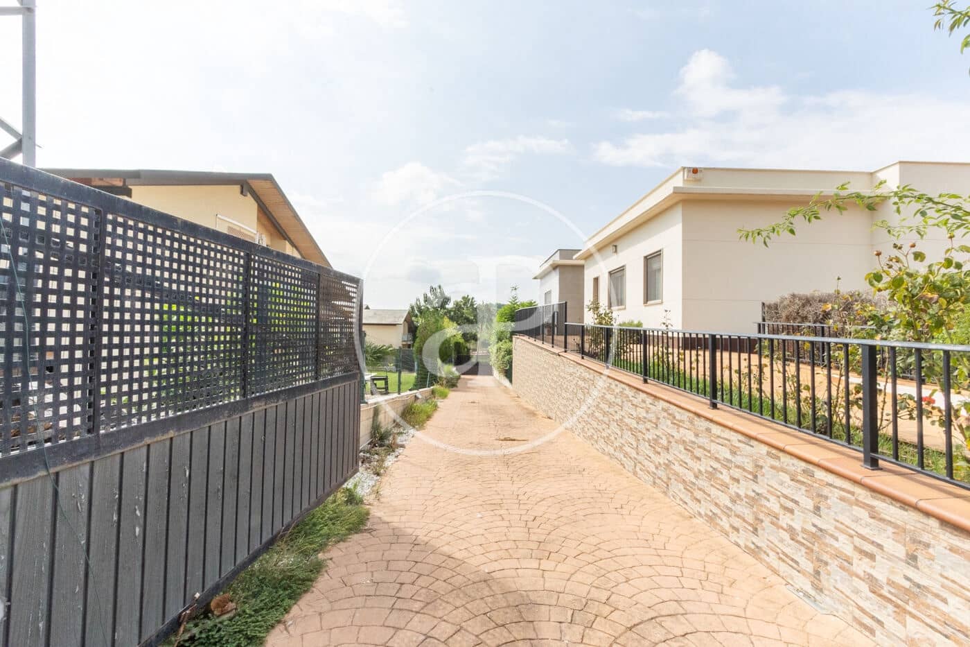 4 soveværelse Villa til leje i Chiva med swimmingpool - € 3.500 (Ref: 9237948)