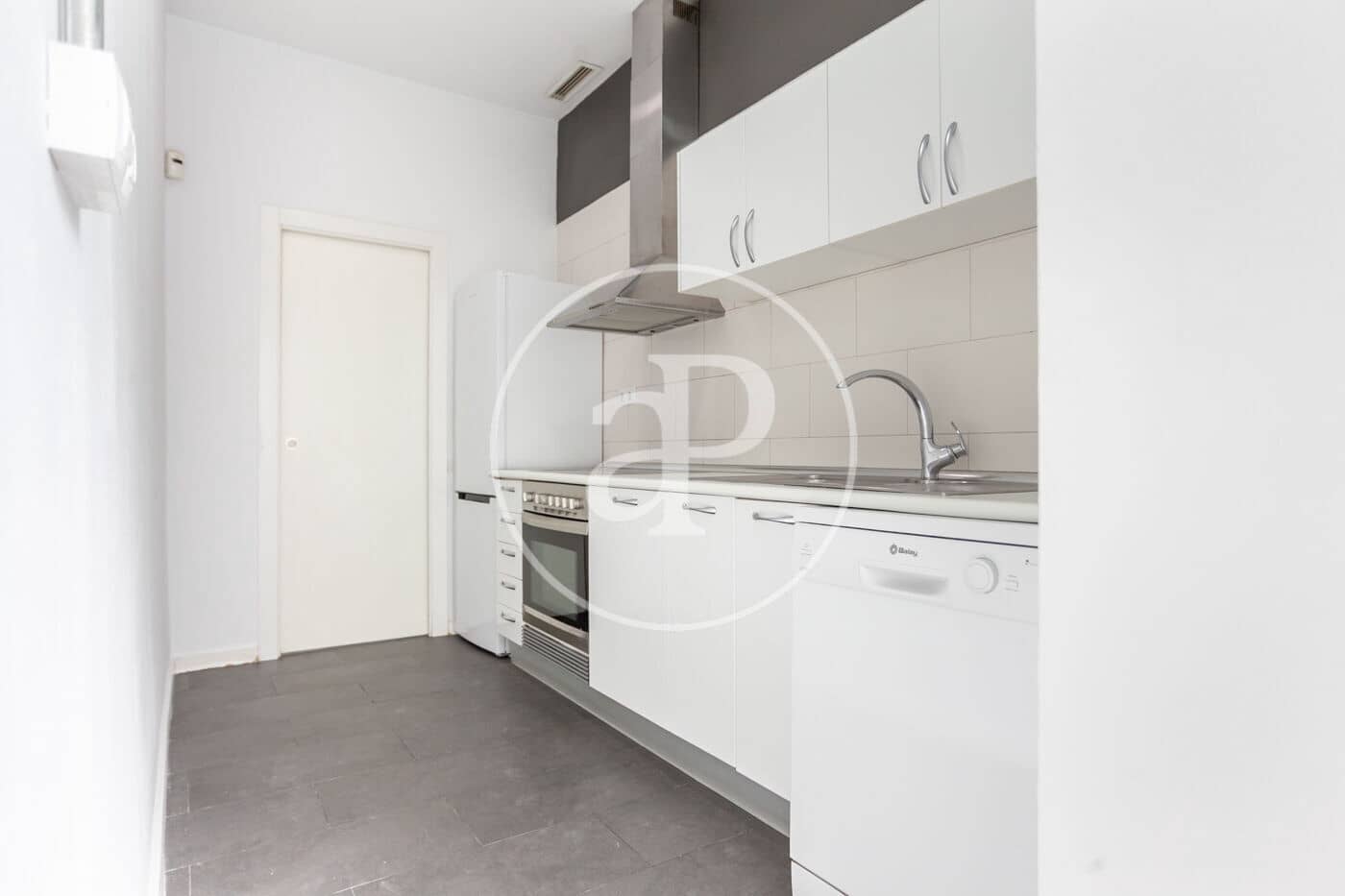 2 soveværelse Lejlighed til leje i Valencia by - € 1.800 (Ref: 9243456)