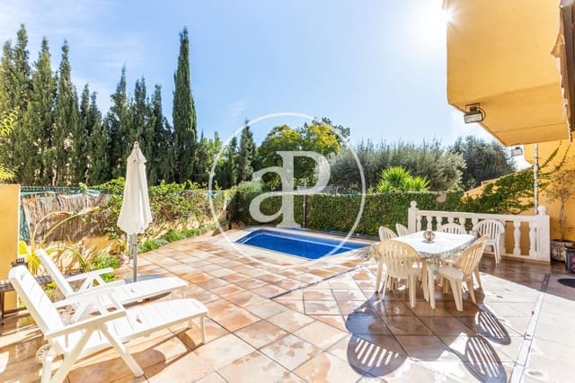 5 bedroom Villa for rent in Picanya with pool - € 2,500 (Ref: 9243457)