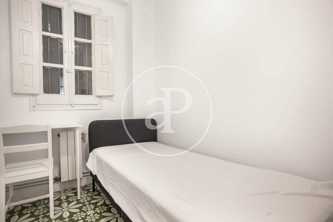 5 soverom Leilighet til leie i Valencia by - € 2 200 (Ref: 9255351)