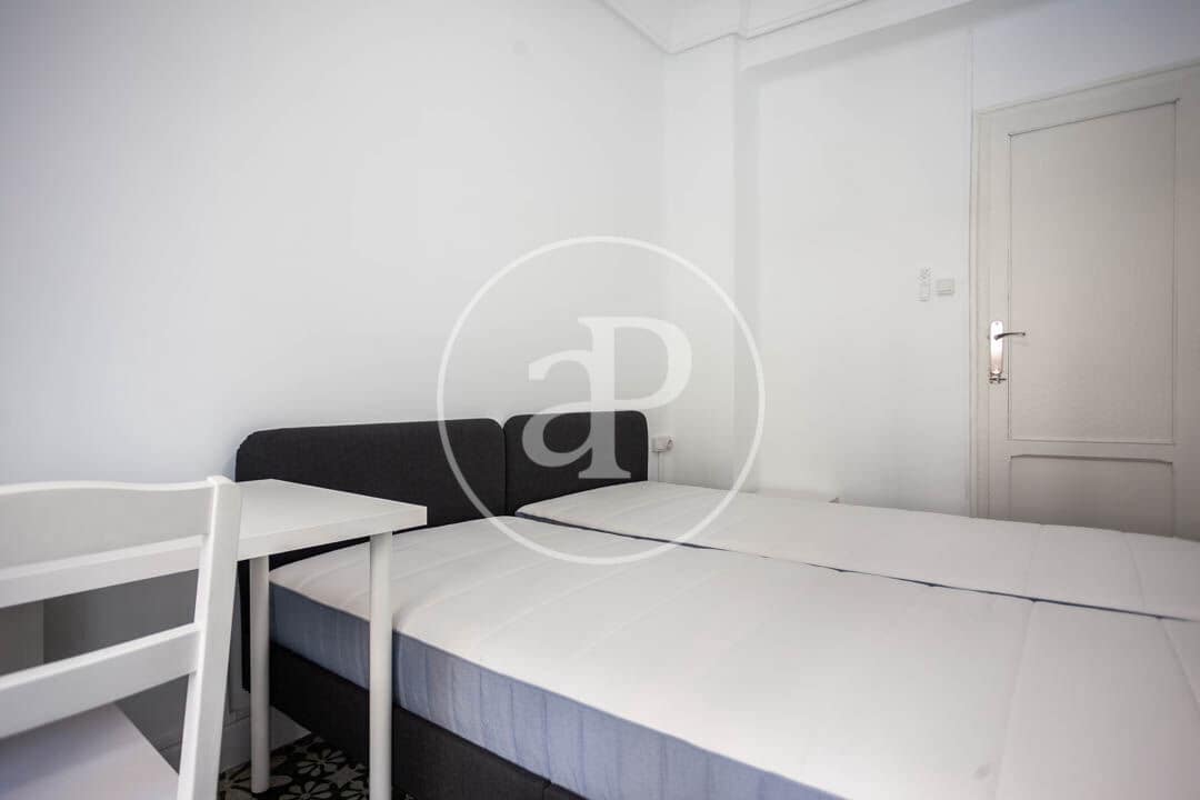 5 soverom Leilighet til leie i Valencia by - € 2 200 (Ref: 9255351)