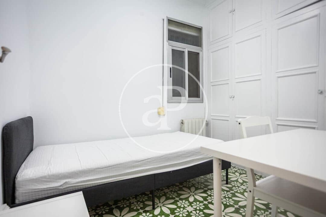 5 soverom Leilighet til leie i Valencia by - € 2 200 (Ref: 9255351)