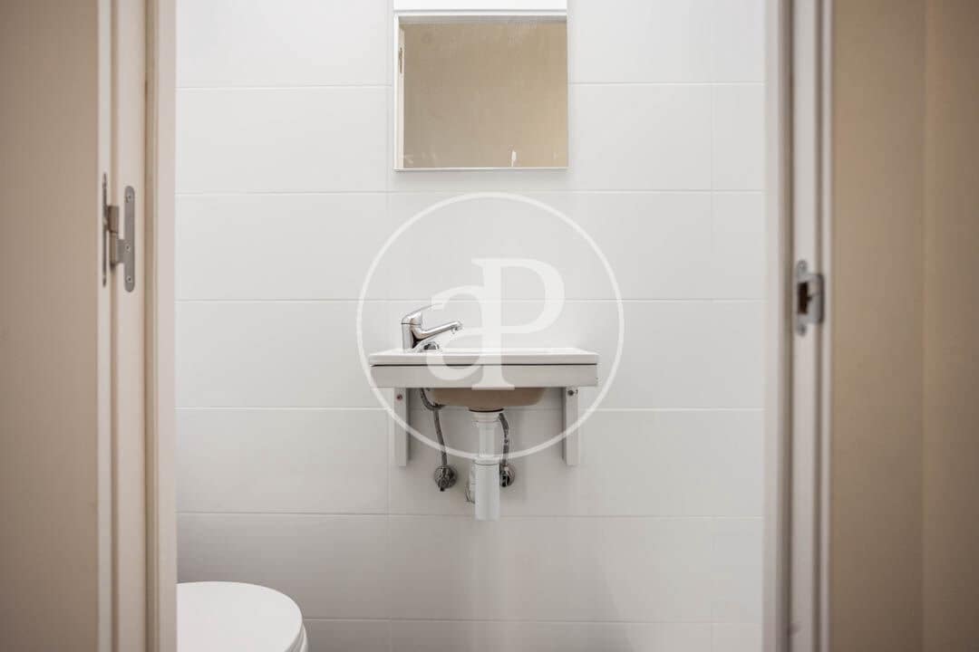 5 soverom Leilighet til leie i Valencia by - € 2 200 (Ref: 9255351)