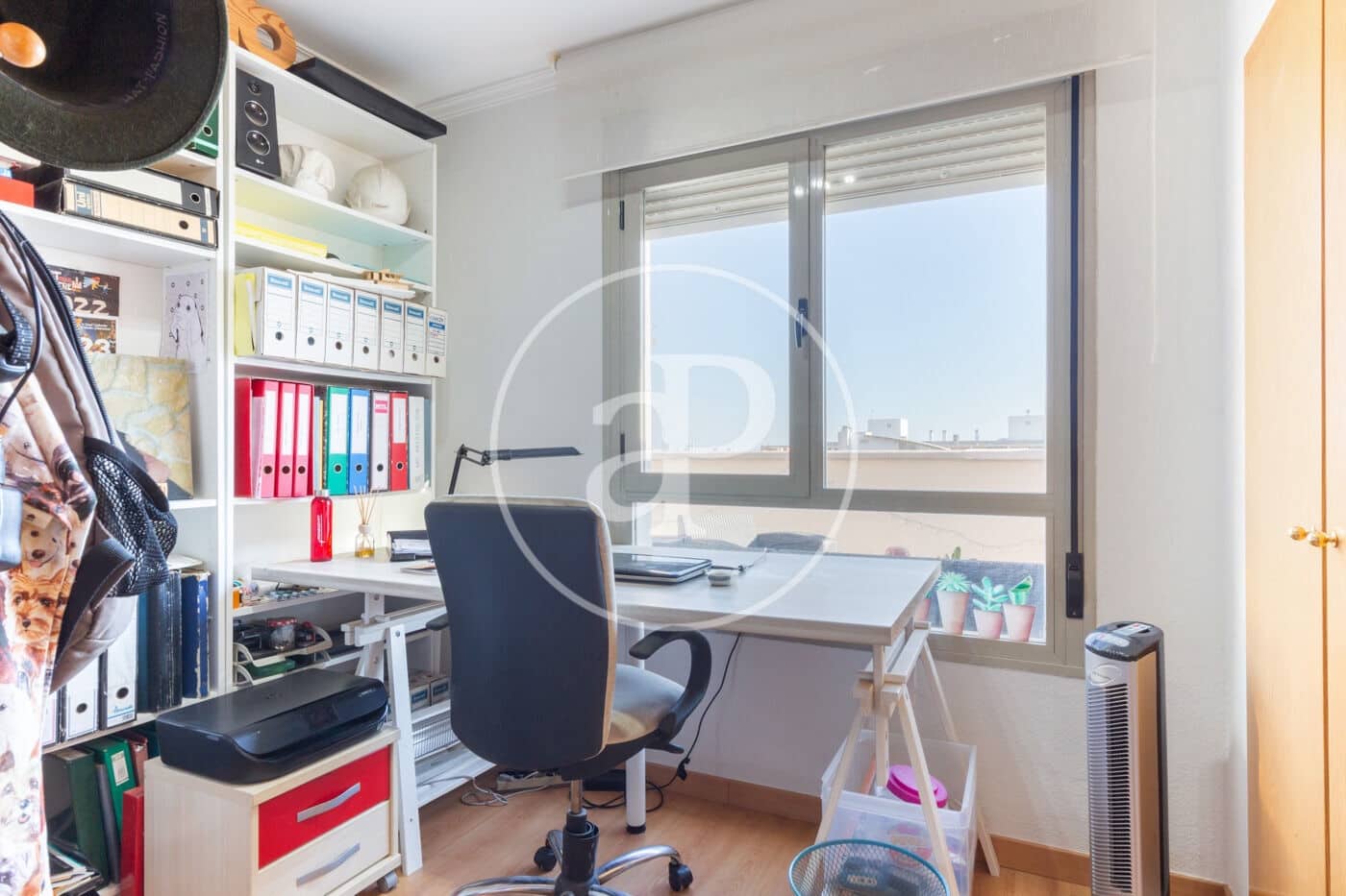 3 bedroom Penthouse for rent in Paterna with pool - € 1,650 (Ref: 9258181)