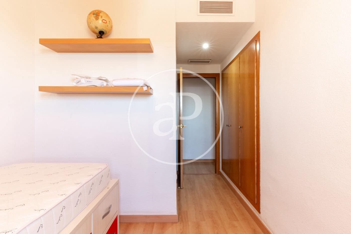 3 bedroom Penthouse for rent in Paterna with pool - € 1,650 (Ref: 9258181)