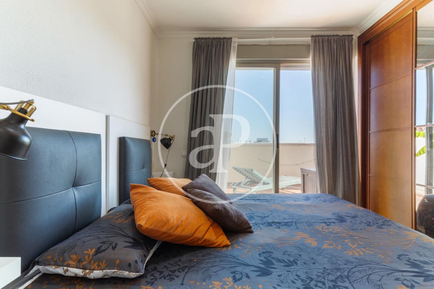 3 bedroom Penthouse for rent in Paterna with pool - € 1,650 (Ref: 9258181)