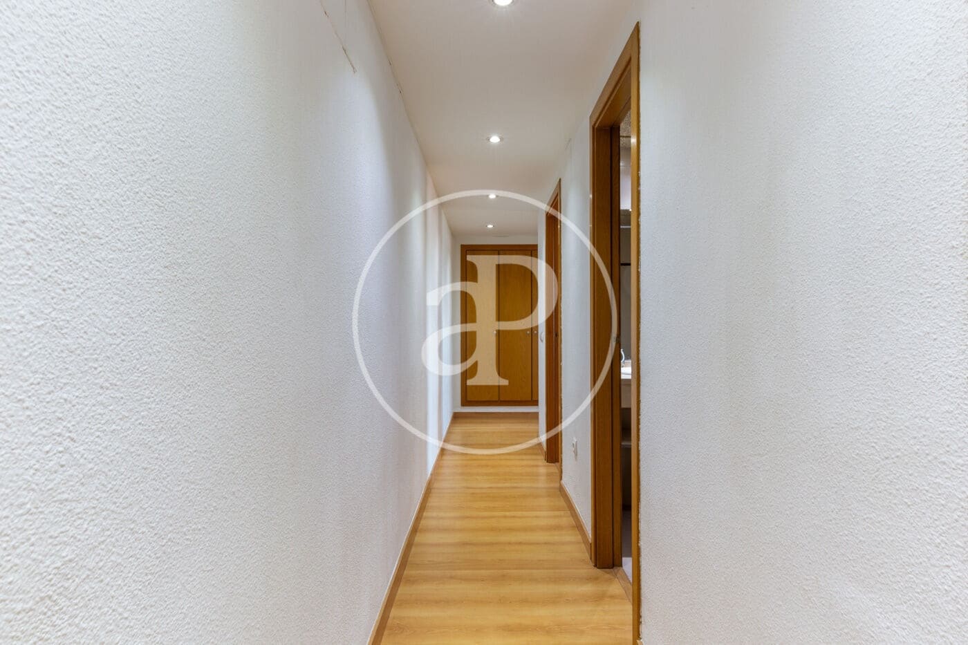 3 bedroom Penthouse for rent in Paterna with pool - € 1,650 (Ref: 9258181)