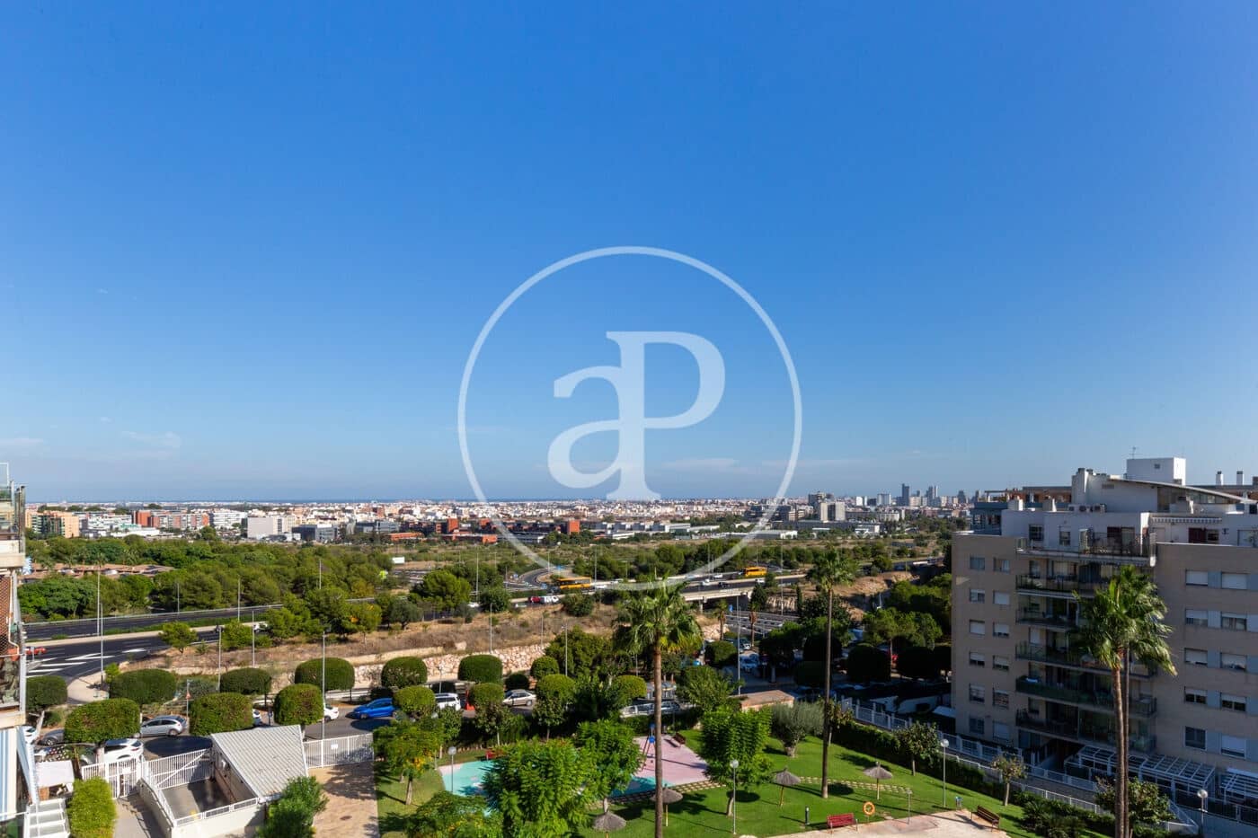 3 bedroom Penthouse for rent in Paterna with pool - € 1,650 (Ref: 9258181)