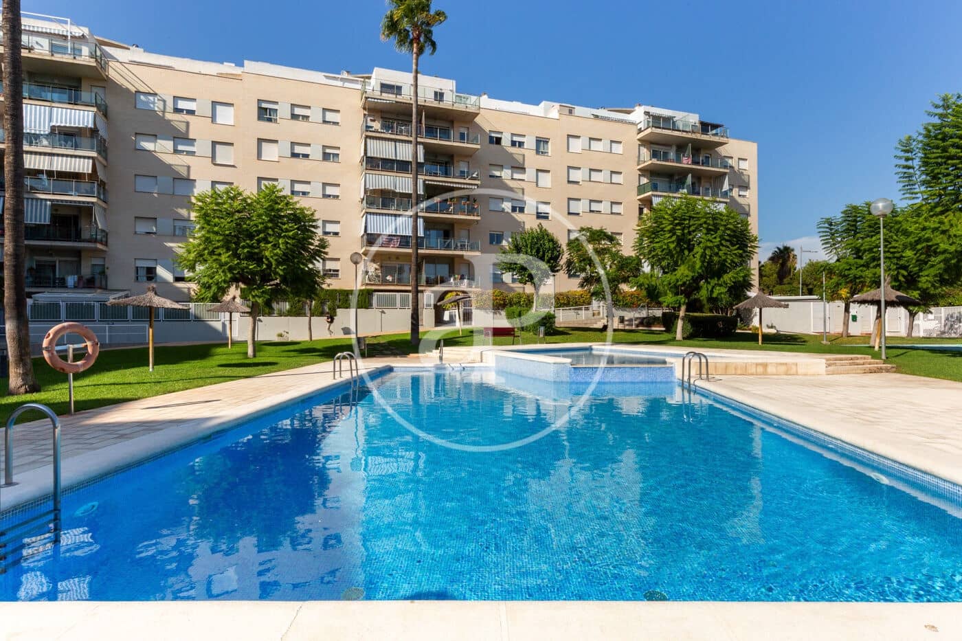 3 bedroom Penthouse for rent in Paterna with pool - € 1,650 (Ref: 9258181)