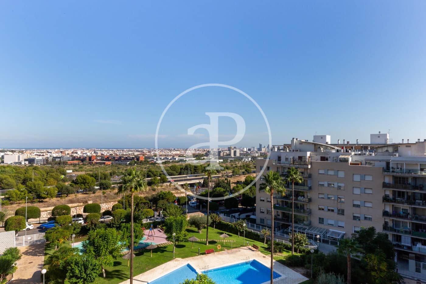 3 bedroom Penthouse for rent in Paterna with pool - € 1,650 (Ref: 9258181)