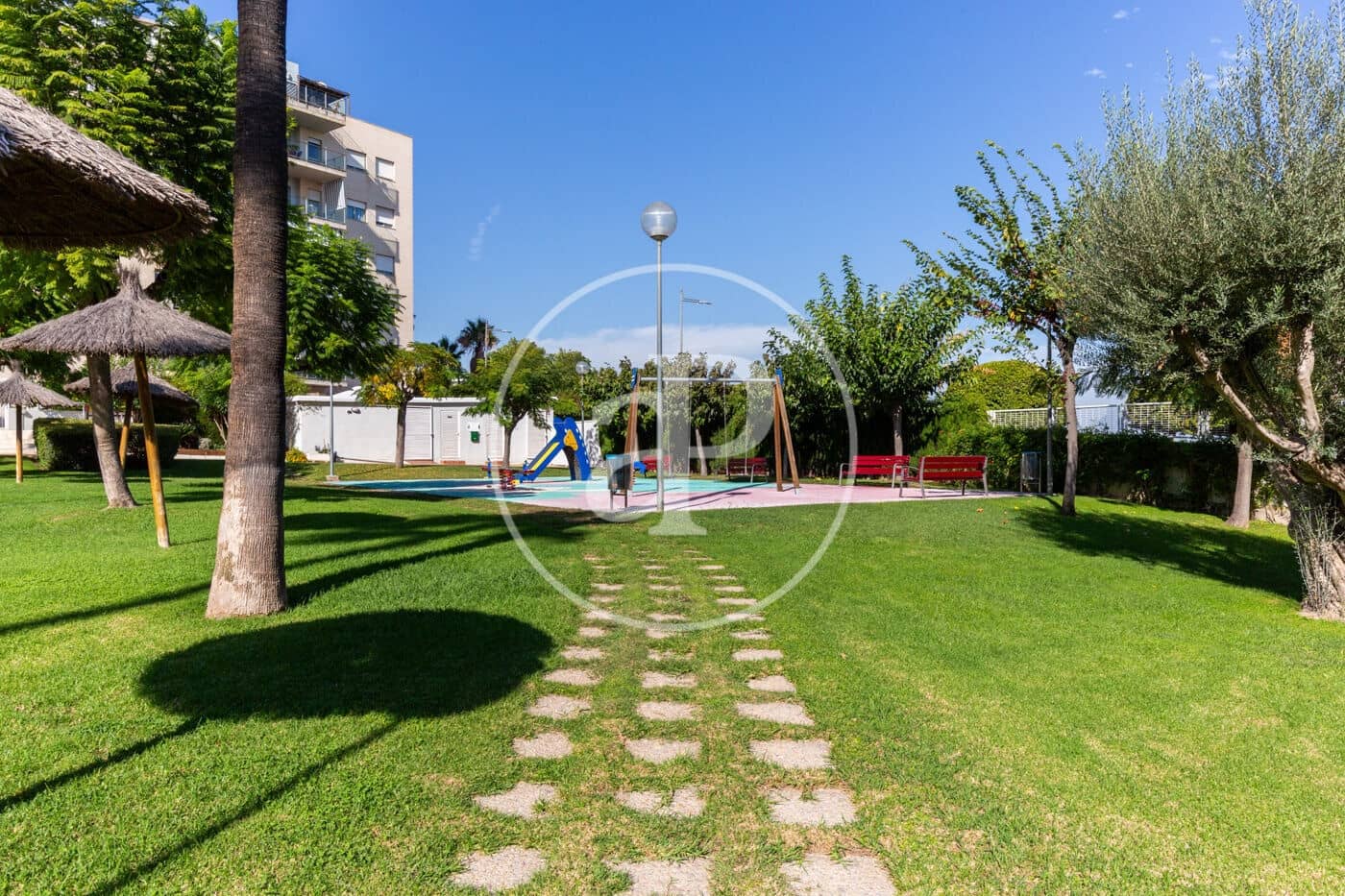 3 bedroom Penthouse for rent in Paterna with pool - € 1,650 (Ref: 9258181)