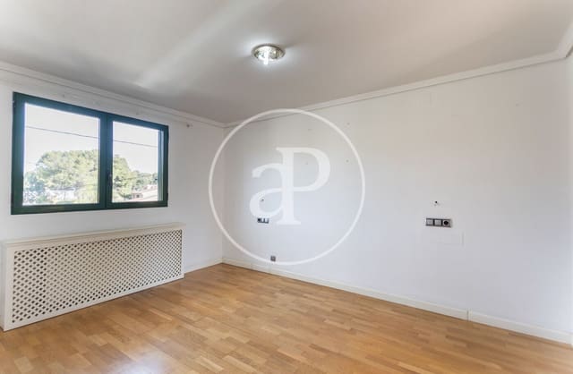 Chalet de 3 habitaciones en La Cañada, Paterna en venta con piscina - 450.000 € (Ref: 9269826)