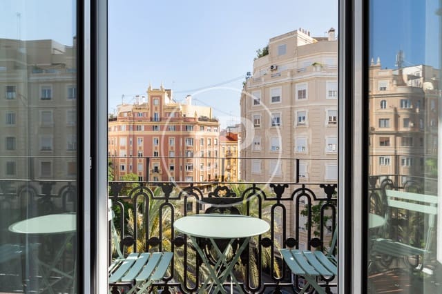 Apartamento de 3 habitaciones en La Gran Via, València ciudad en alquiler - 1.800 € (Ref: 9269829)