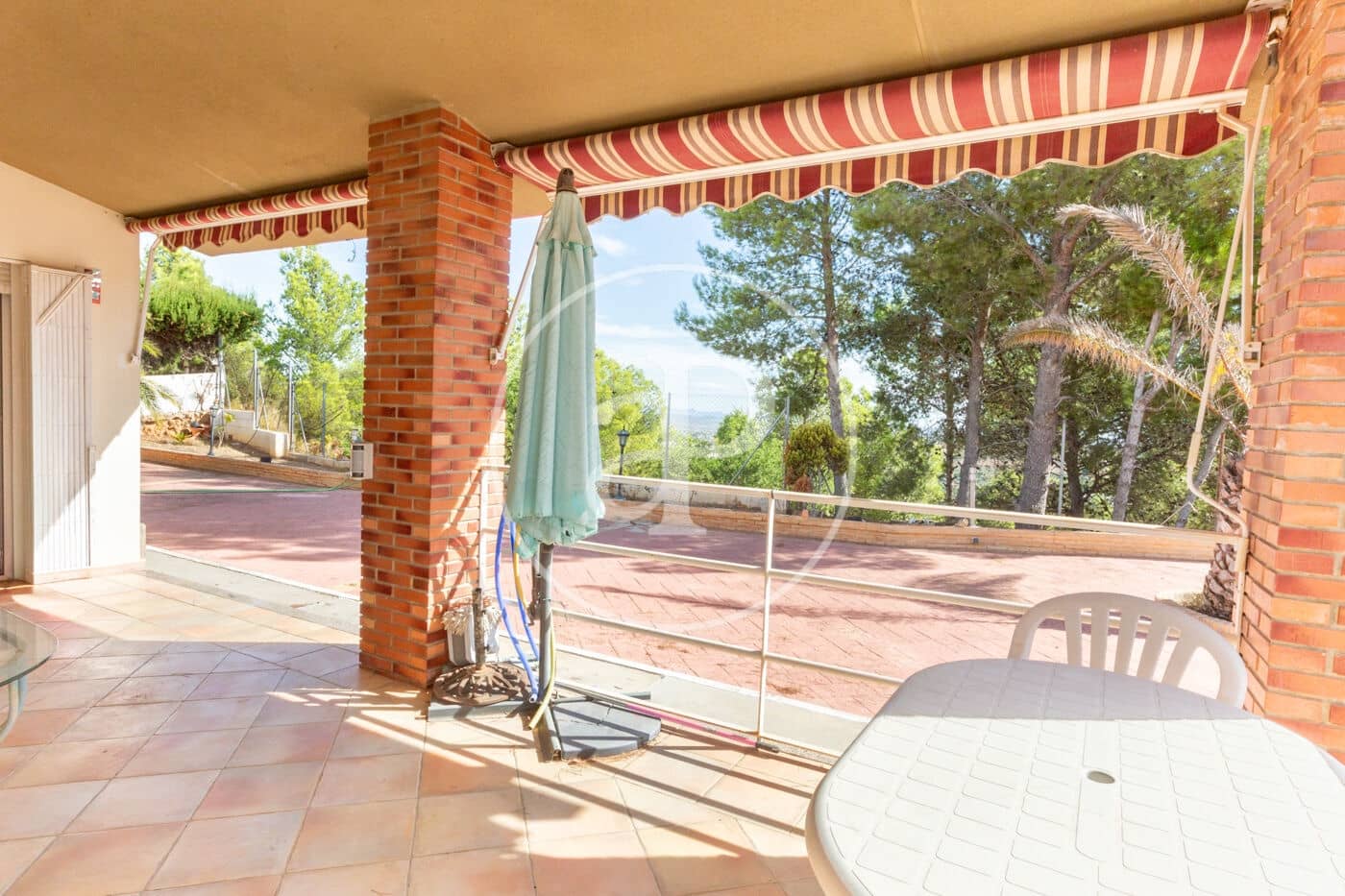 6 soveværelse Villa til salg i Chiva - € 410.000 (Ref: 9271494)