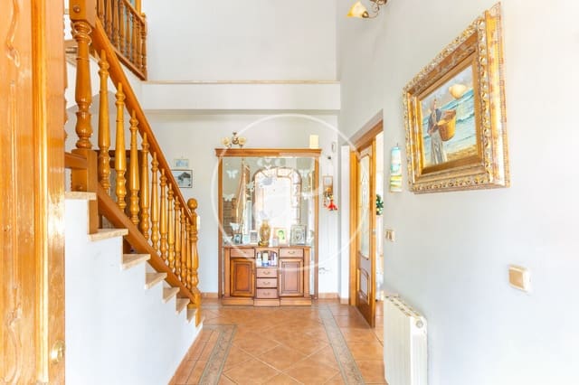 6 soveværelse Villa til salg i Chiva - € 410.000 (Ref: 9271494)