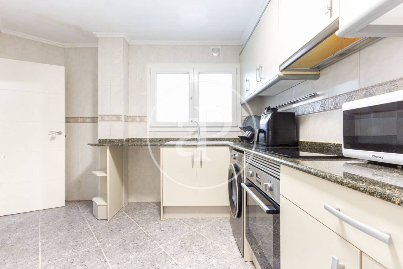 4 sovrum Lägenhet till salu i Valencia stad - 399 000 € (Ref: 9276410)