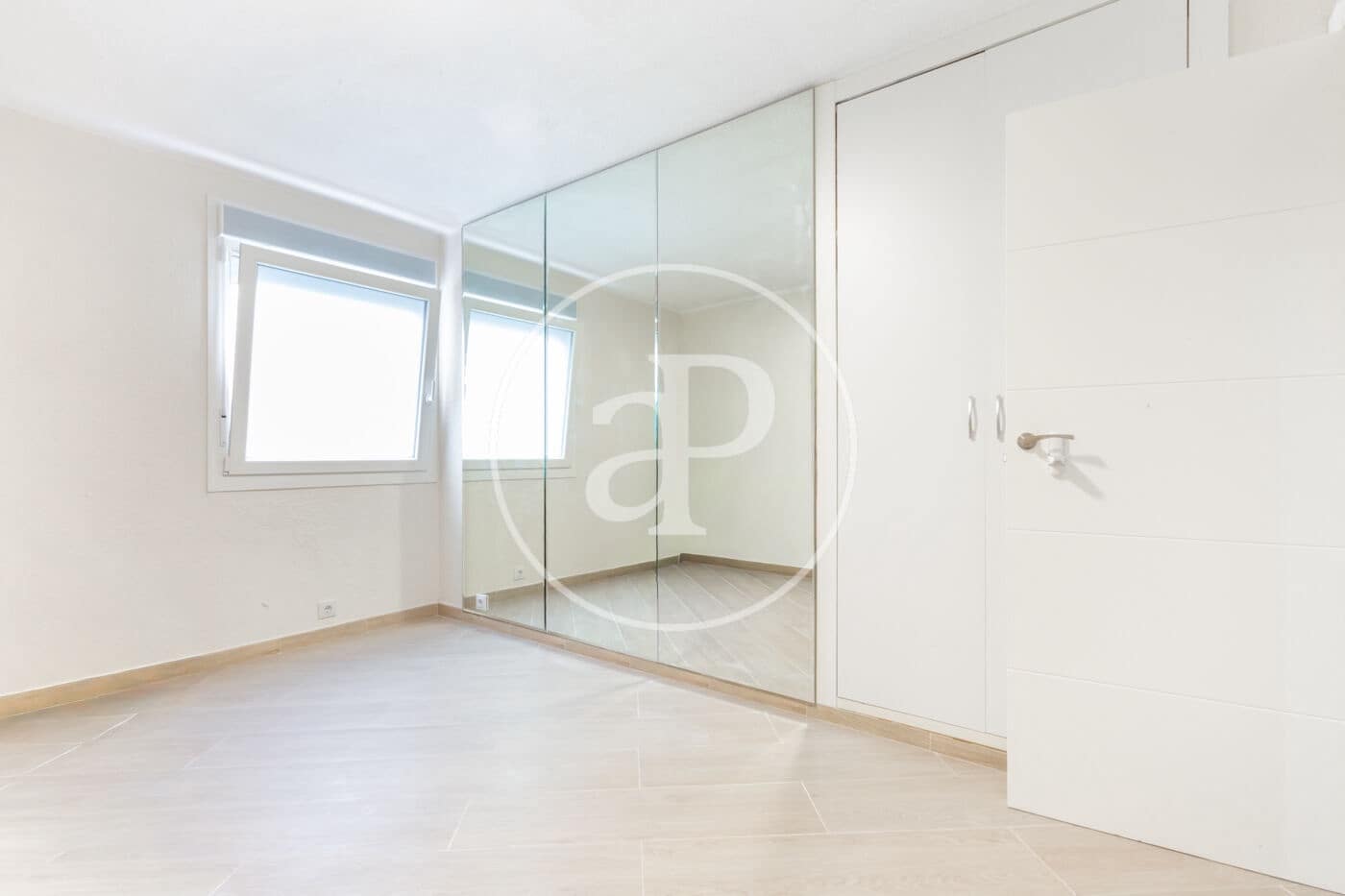 4 sovrum Lägenhet till salu i Valencia stad - 399 000 € (Ref: 9276410)