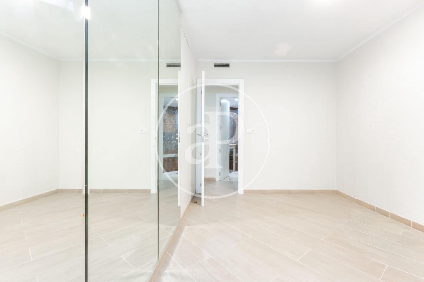 4 sovrum Lägenhet till salu i Valencia stad - 399 000 € (Ref: 9276410)