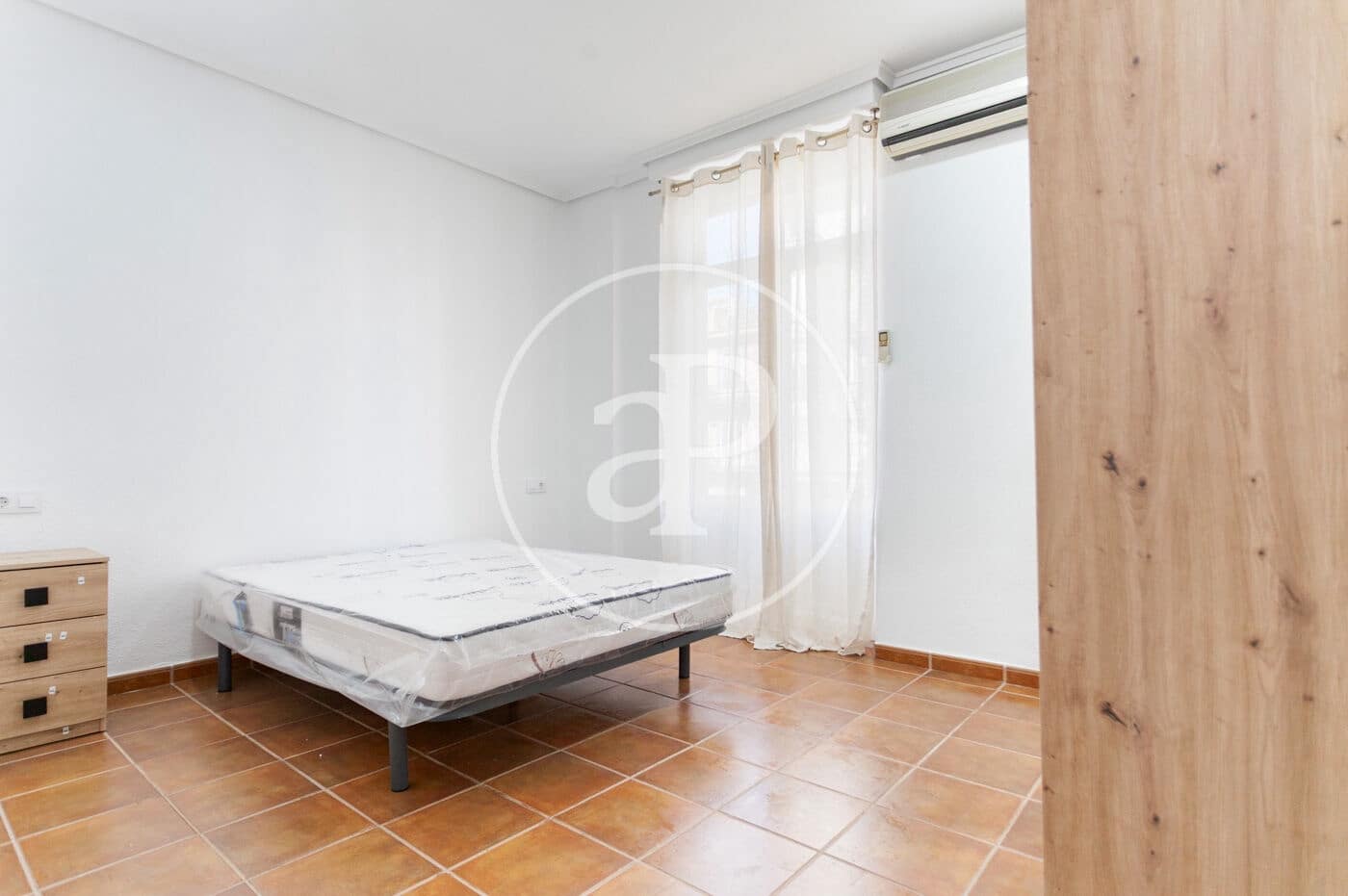 4 makuuhuone Huoneisto vuokrattavana paikassa Valencia kaupunki - 2 000 € (Ref: 9291679)