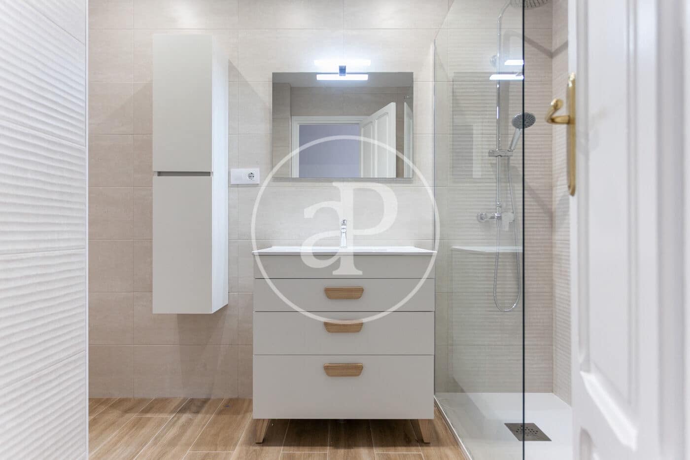 4 makuuhuone Huoneisto vuokrattavana paikassa Valencia kaupunki - 2 000 € (Ref: 9291679)