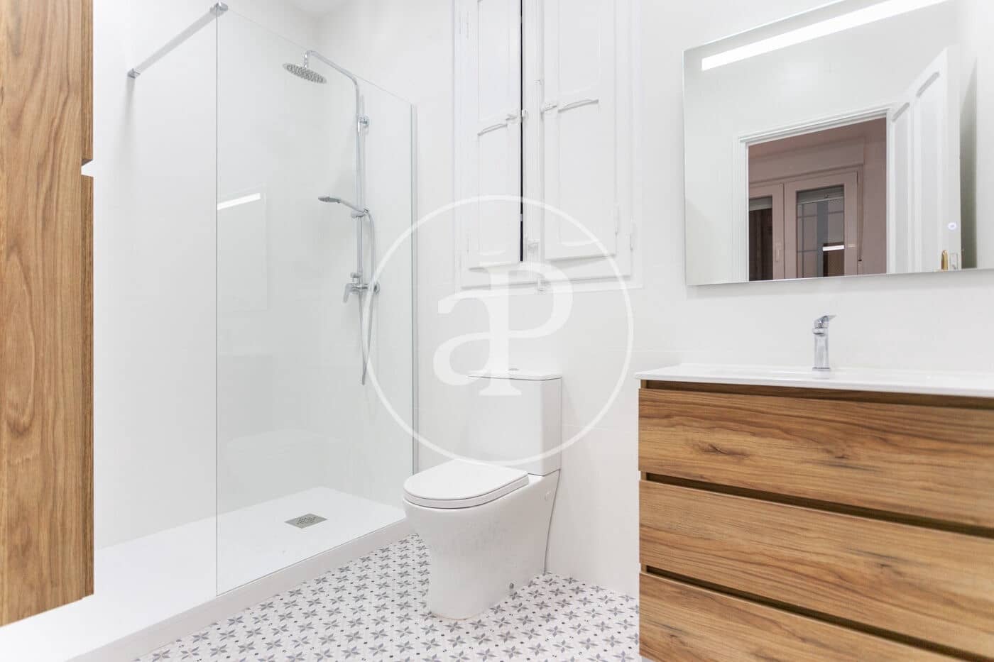 4 makuuhuone Huoneisto vuokrattavana paikassa Valencia kaupunki - 2 000 € (Ref: 9291679)