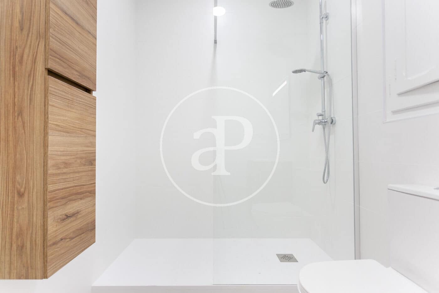 4 makuuhuone Huoneisto vuokrattavana paikassa Valencia kaupunki - 2 000 € (Ref: 9291679)