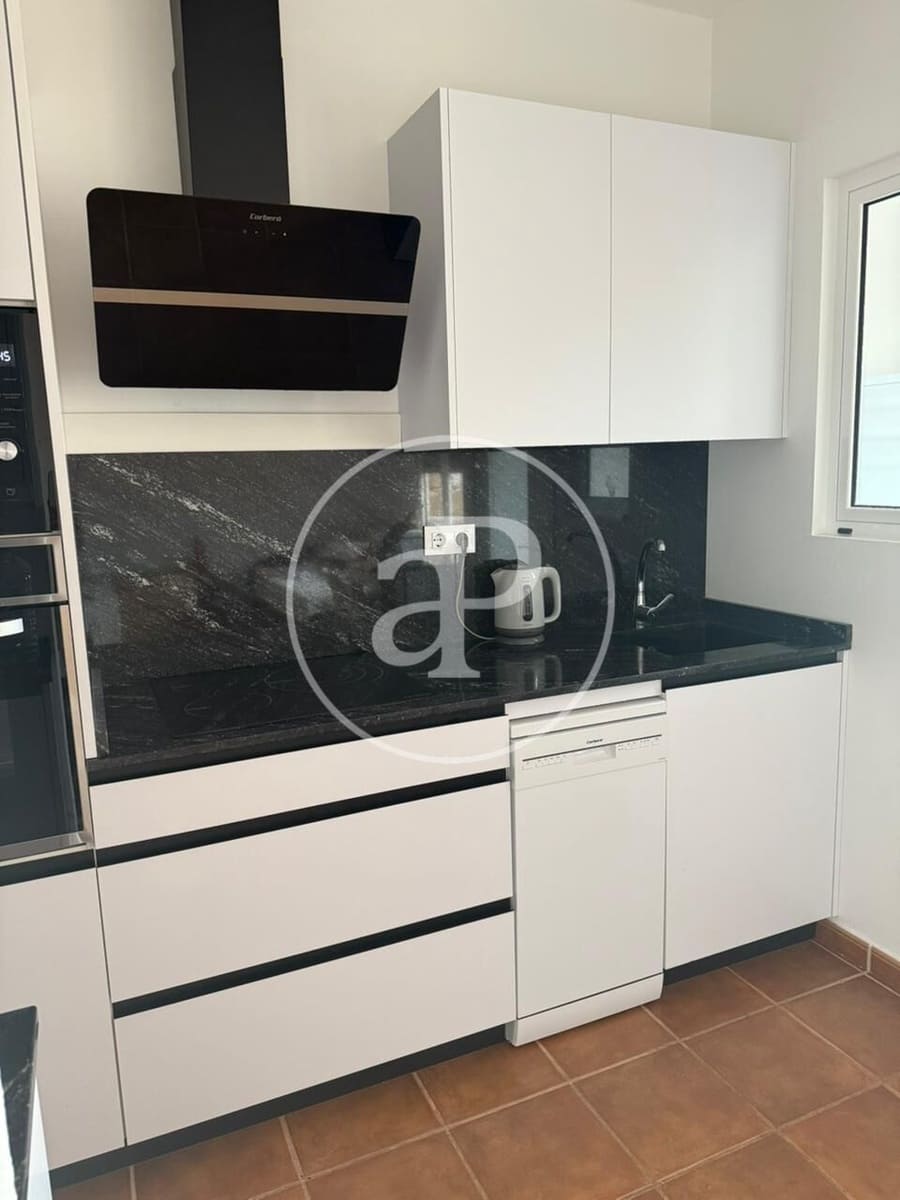 4 makuuhuone Huoneisto vuokrattavana paikassa Valencia kaupunki - 2 000 € (Ref: 9291679)