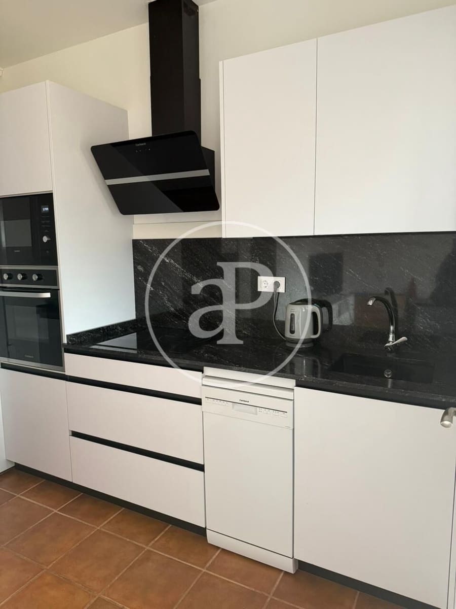 4 makuuhuone Huoneisto vuokrattavana paikassa Valencia kaupunki - 2 000 € (Ref: 9291679)