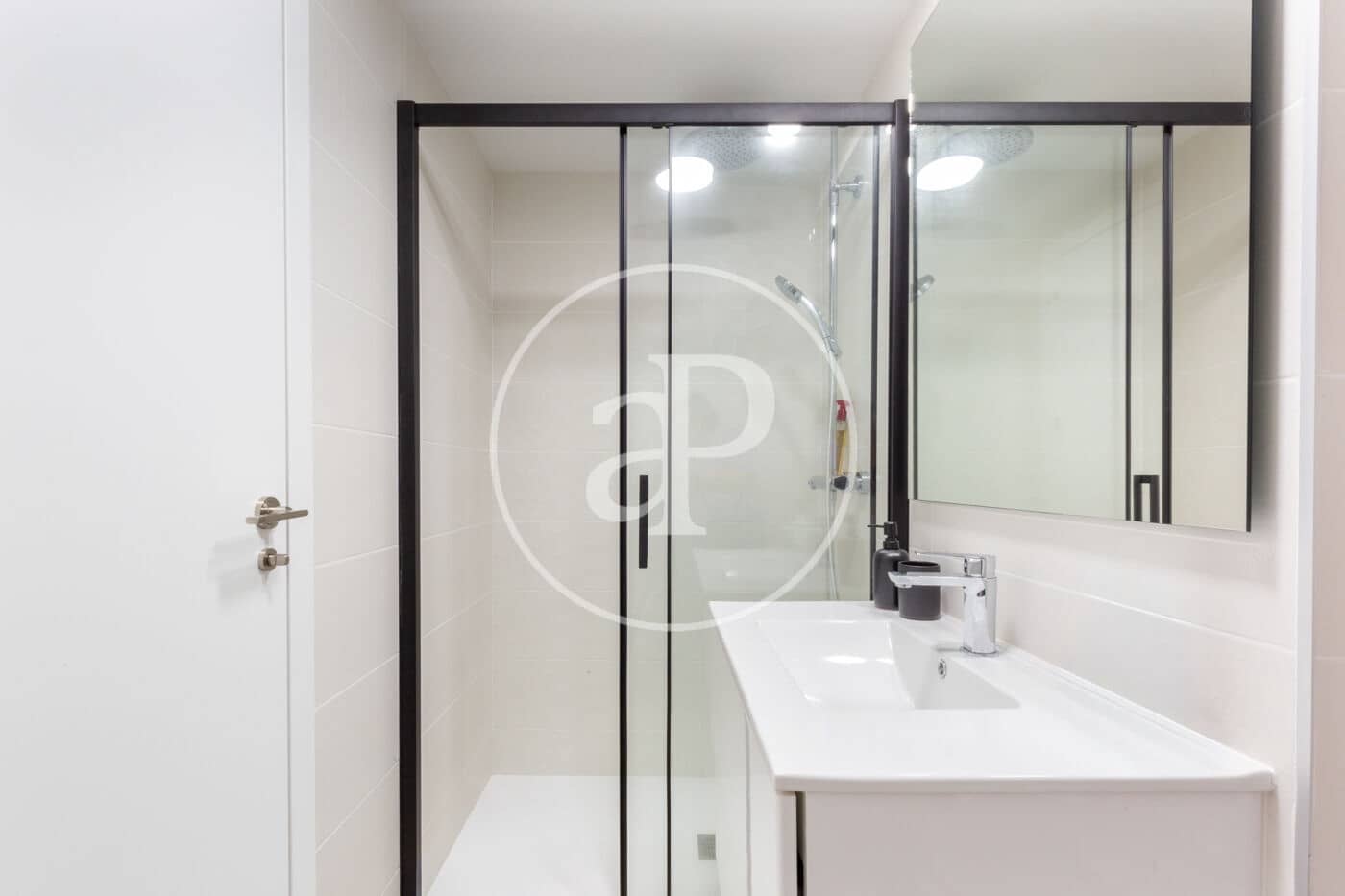 2 sypialnia Apartament do wynajęcia w Miasto Walencja z basenem - 2 100 € (Ref: 9291684)