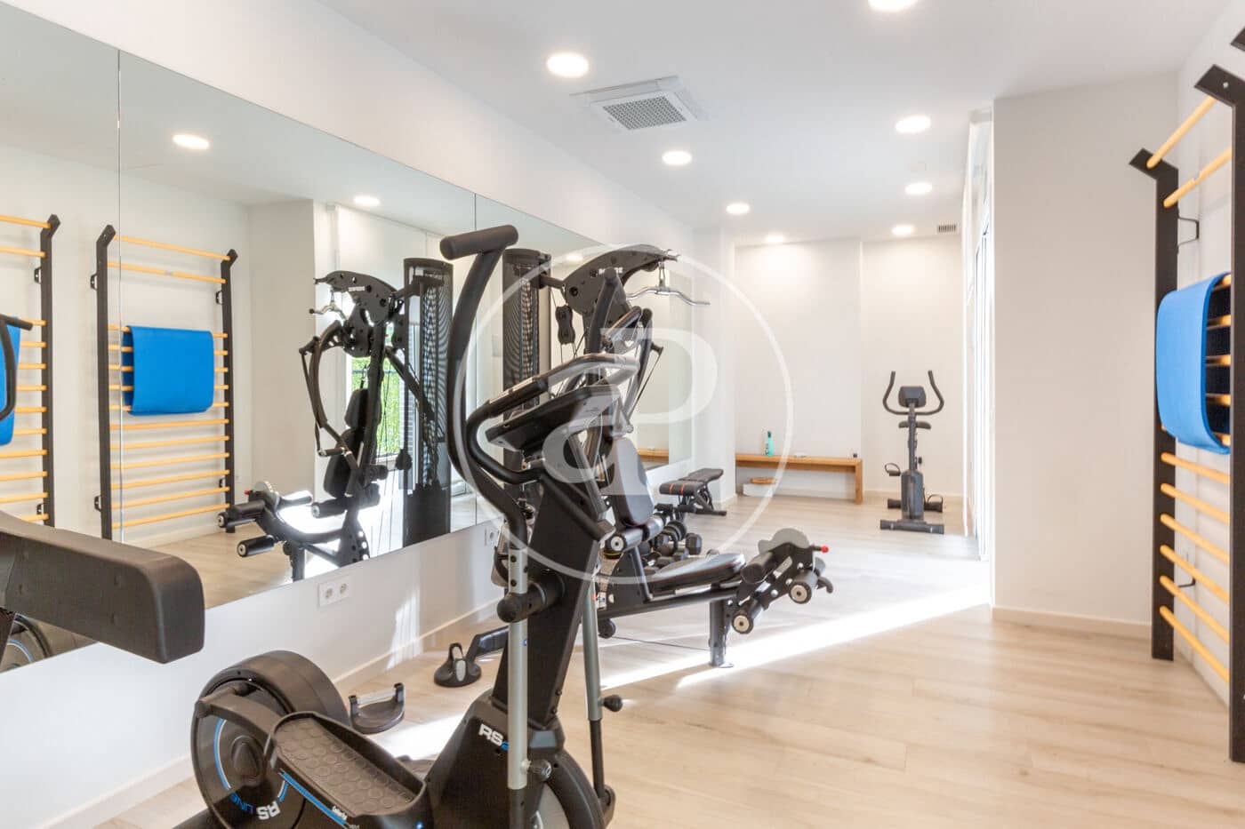 2 sypialnia Apartament do wynajęcia w Miasto Walencja z basenem - 2 100 € (Ref: 9291684)