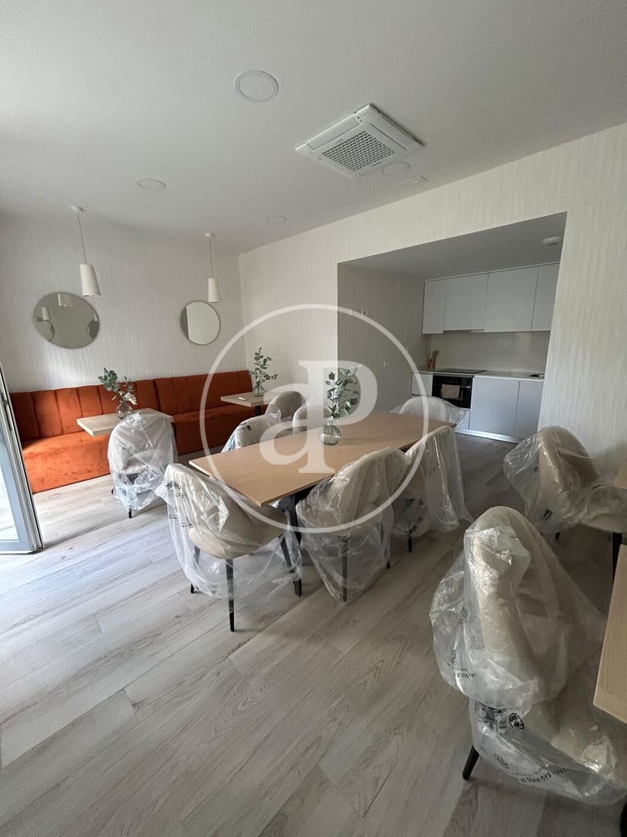 2 sypialnia Apartament do wynajęcia w Miasto Walencja z basenem - 2 100 € (Ref: 9291684)