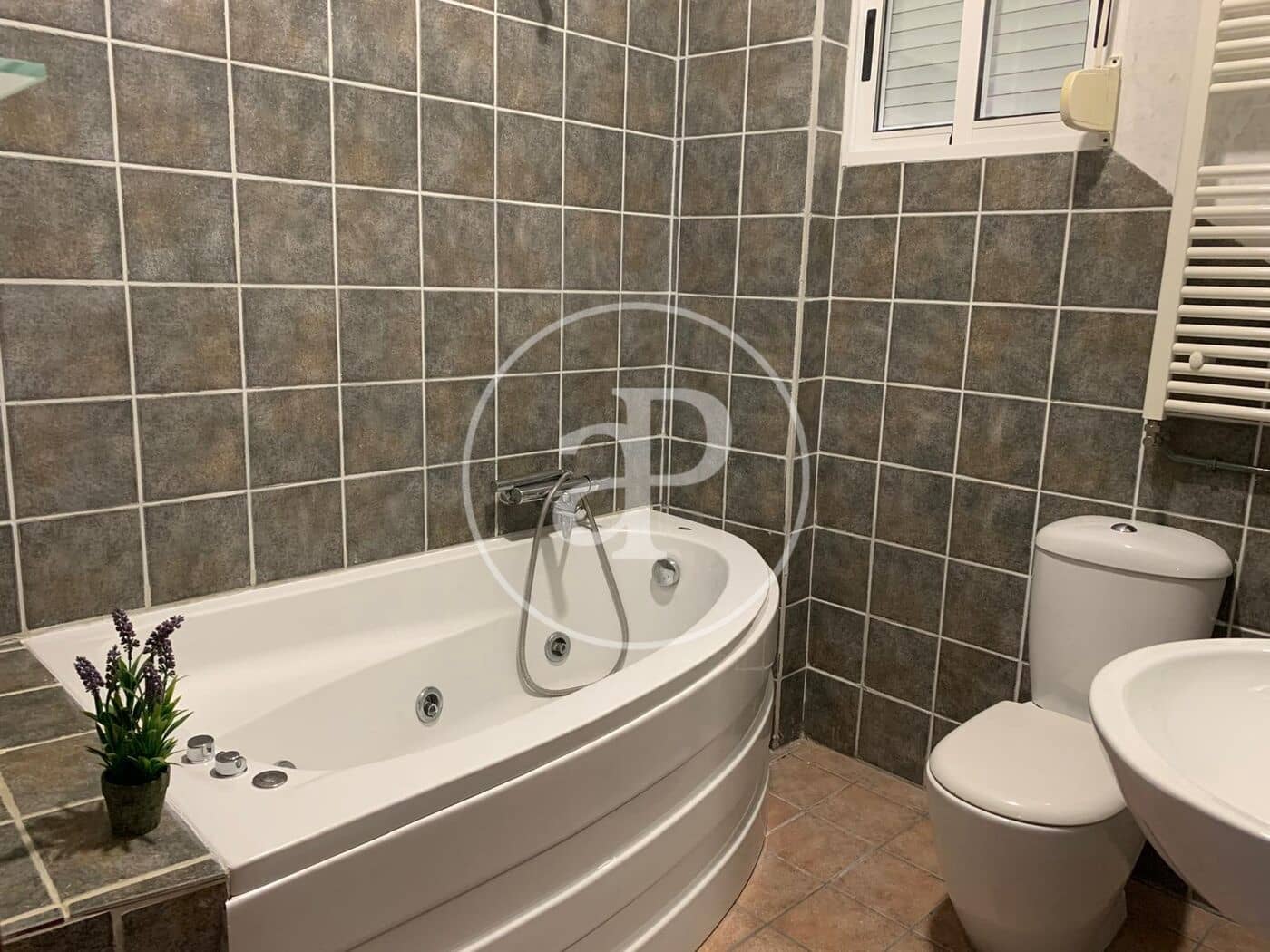 3 slaapkamer Appartement te huur in Valencia stad - € 1.600 (Ref: 9296966)