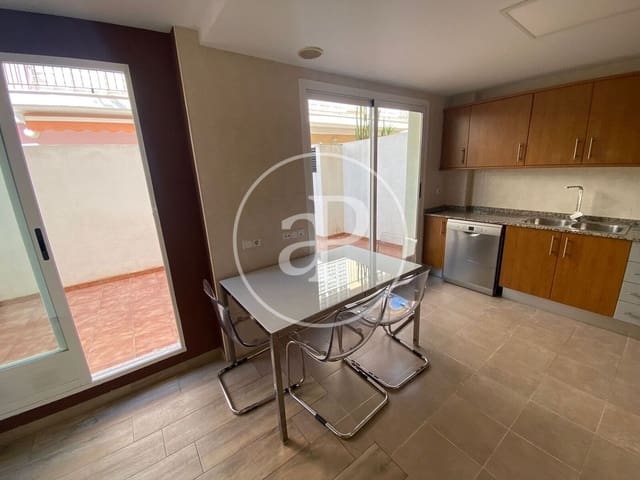 4 slaapkamer Villa te koop in Moncada - € 550.000 (Ref: 9296968)