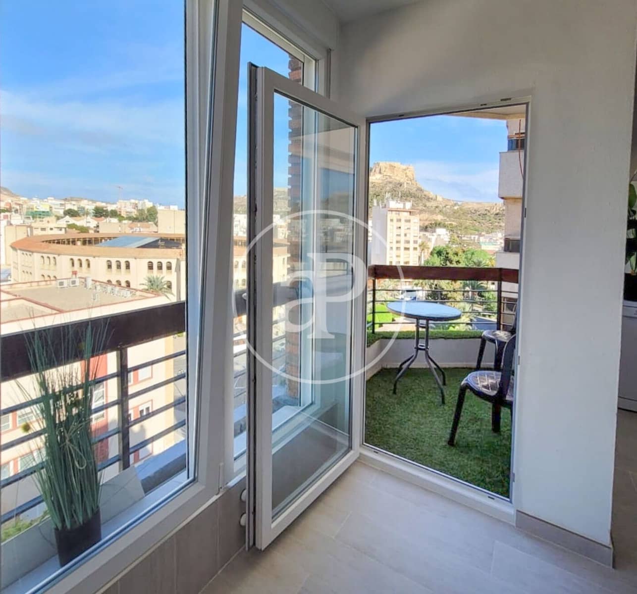 2 soveværelse Lejlighed til salg i Alicante by - € 280.000 (Ref: 9303613)