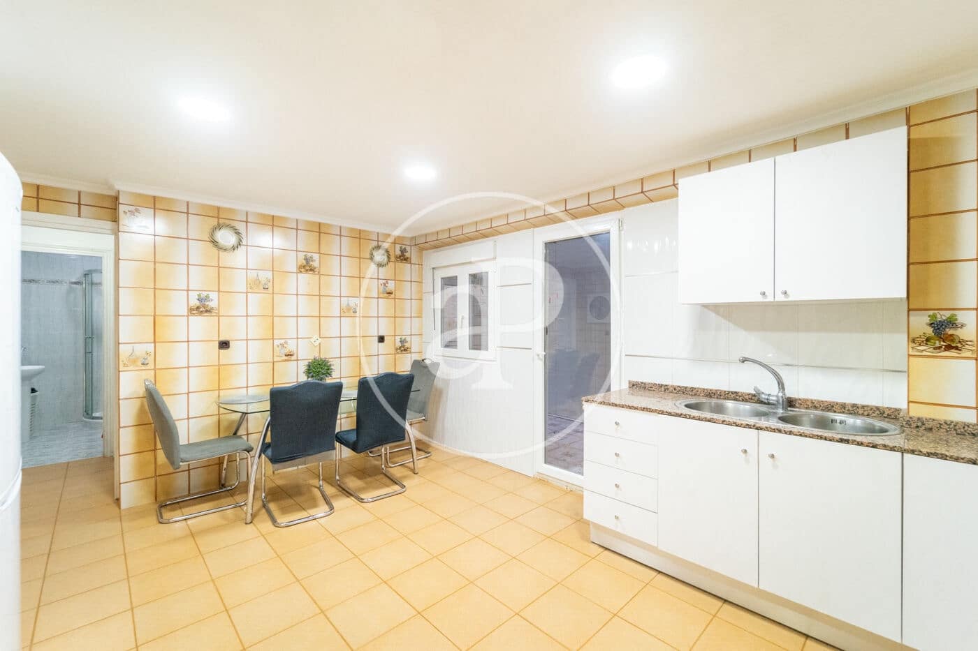 2 soveværelse Lejlighed til salg i Alicante by - € 250.000 (Ref: 9303614)