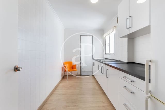 4 bedroom Apartment for rent in Sagunto / Sagunt - € 1,200 (Ref: 9312954)