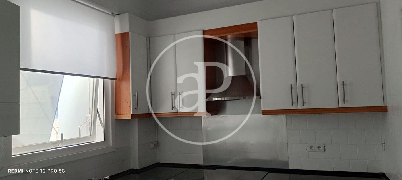 4 soverom Leilighet til leie i Valencia by - € 2 100 (Ref: 9317902)