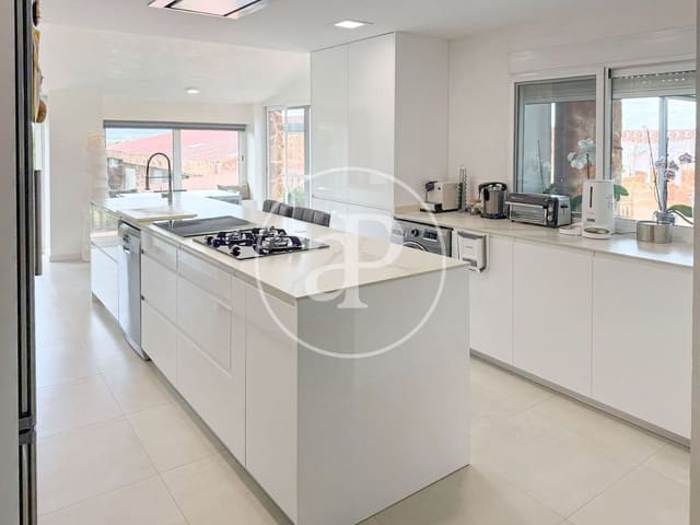 4 soverom Villa til salgs i Torrent med svømmebasseng - € 1 100 000 (Ref: 9317903)